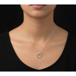 Women Necklace Old Ruby Silver‎ Tone Interlocking Circles Pendant Necklace